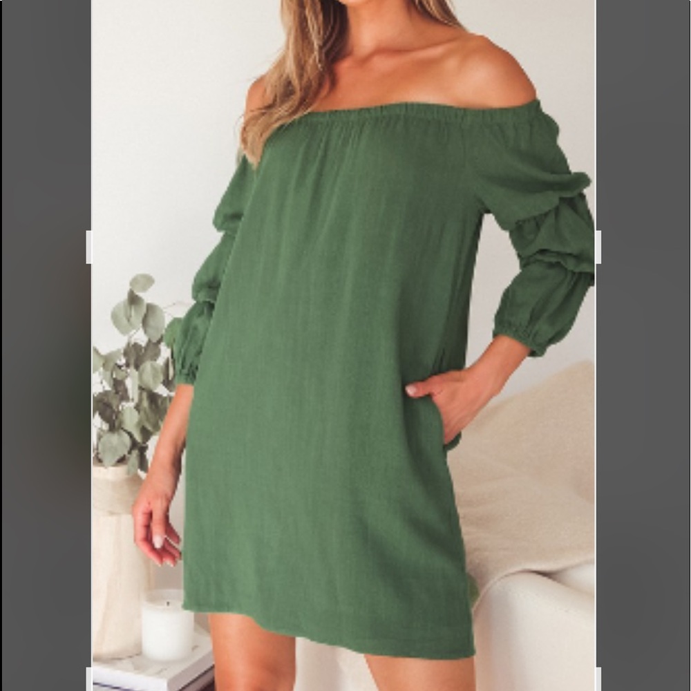 Lulus Green Dress with ruffled sleeves